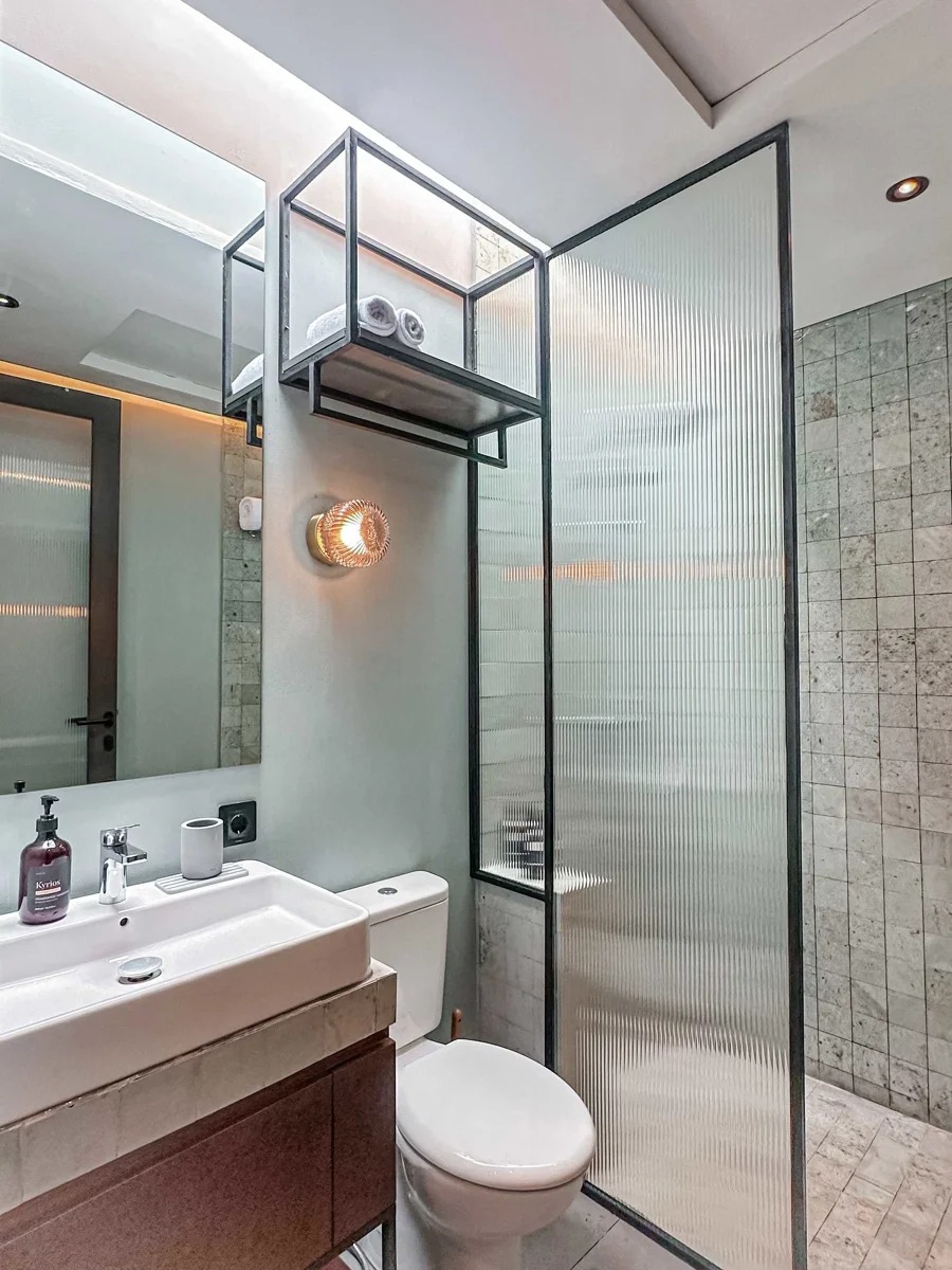Modern 3BR Villa w/ Private Pool and Riv