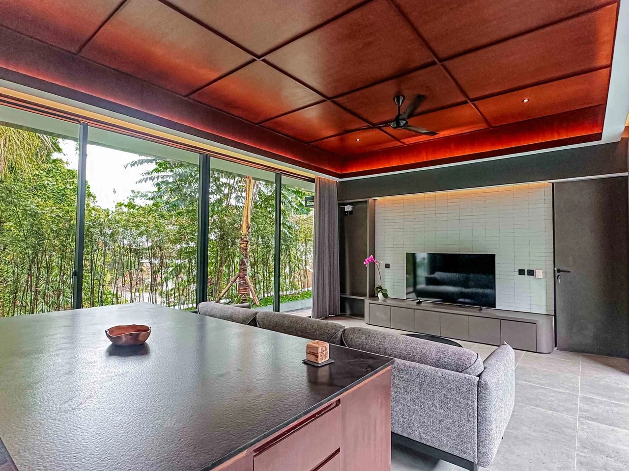 Modern 3BR Villa w/ Private Pool and Riv