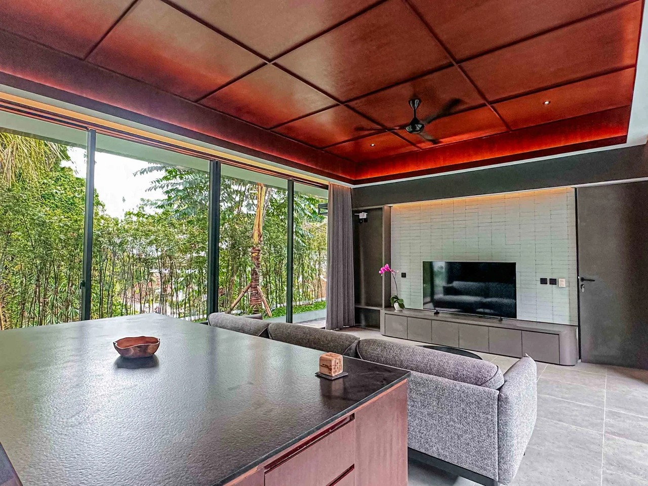 Modern 3BR Villa w/ Private Pool and Riv