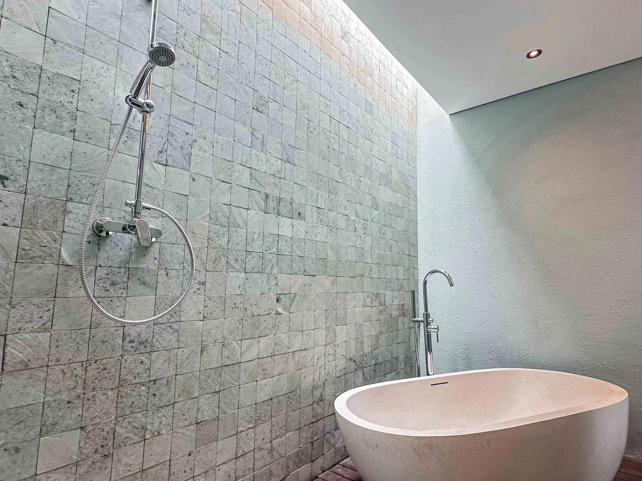 Modern 3BR Villa w/ Private Pool and Riv