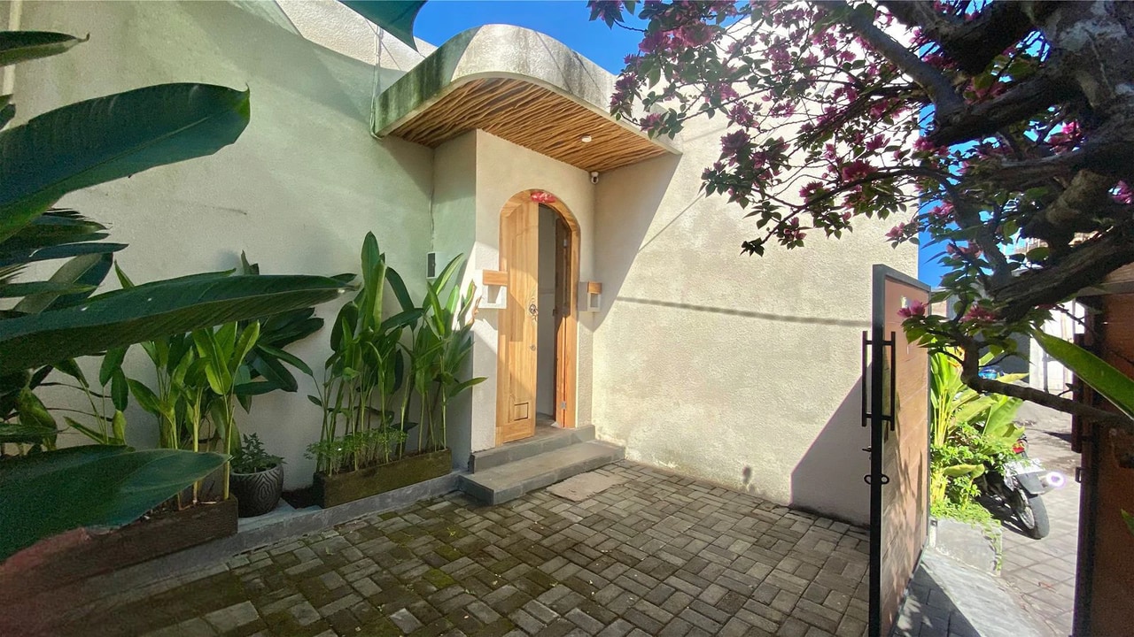 Modern 2-BR Villa for Rent – Babakan