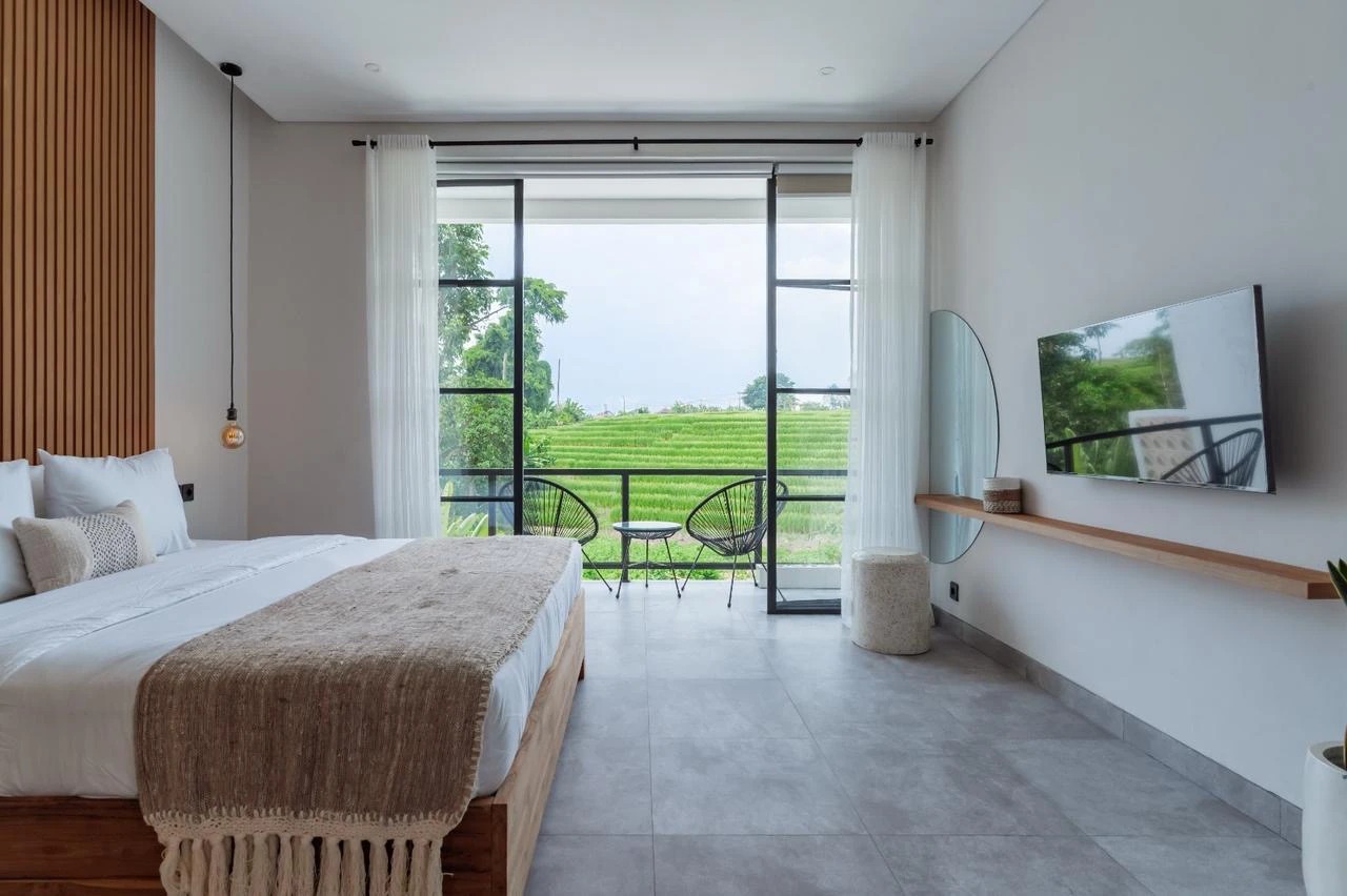 2BR Modern Minimalist Villa w/ Rooftop 