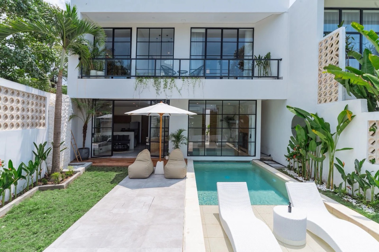 2BR Modern Minimalist Villa w/ Rooftop 
