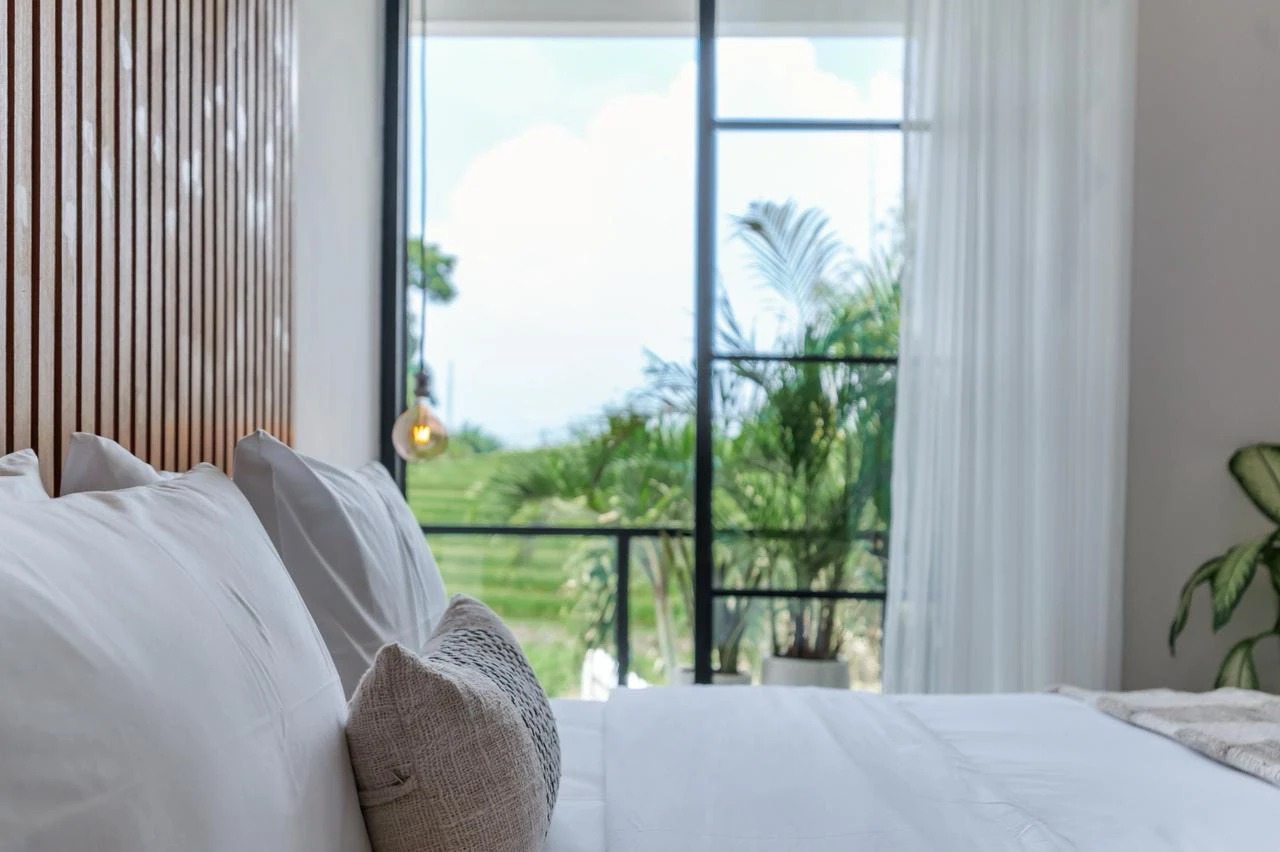2BR Modern Minimalist Villa w/ Rooftop 