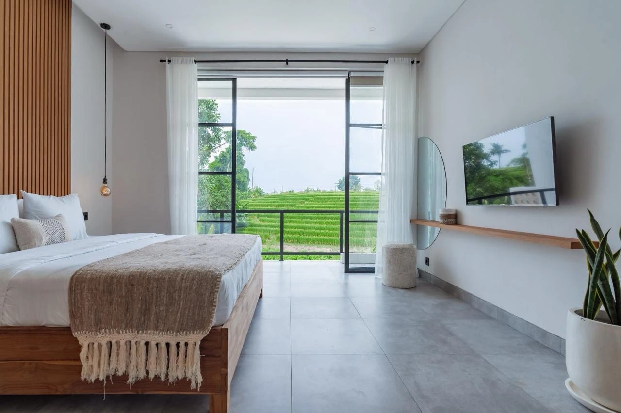 2BR Modern Minimalist Villa w/ Rooftop 