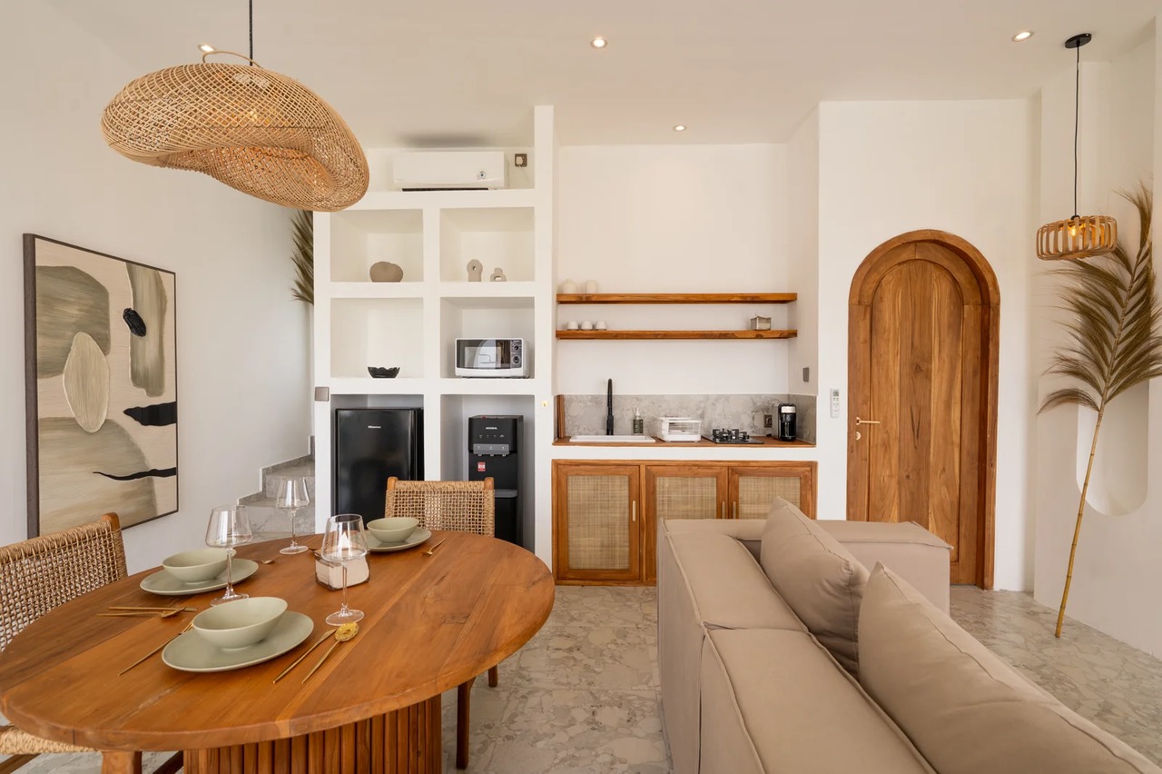 Modern 1BR Townhouse w/ Rooftop 