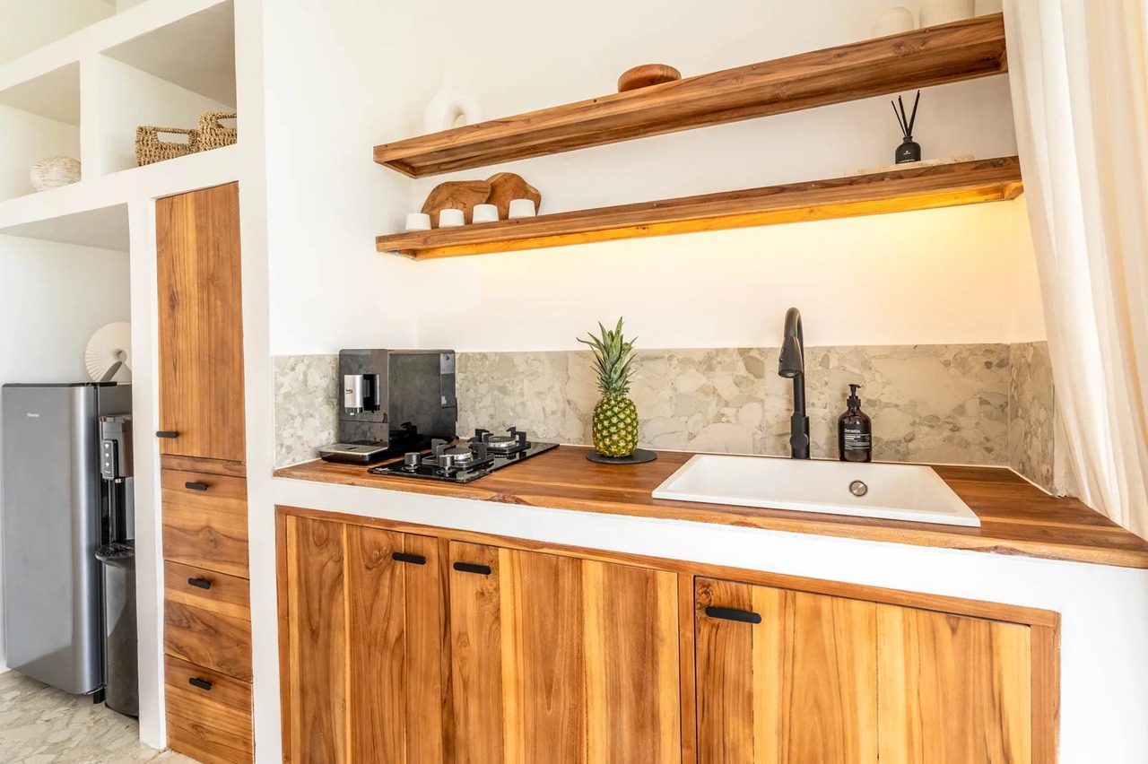 Modern 2BR Townhouse w/ Rooftop & Views