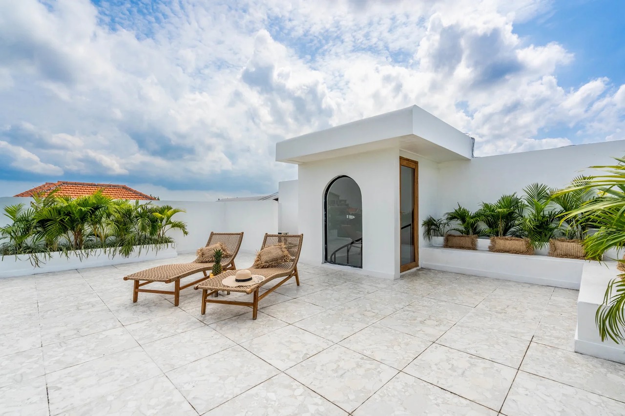 Modern 2BR Townhouse w/ Rooftop & Views