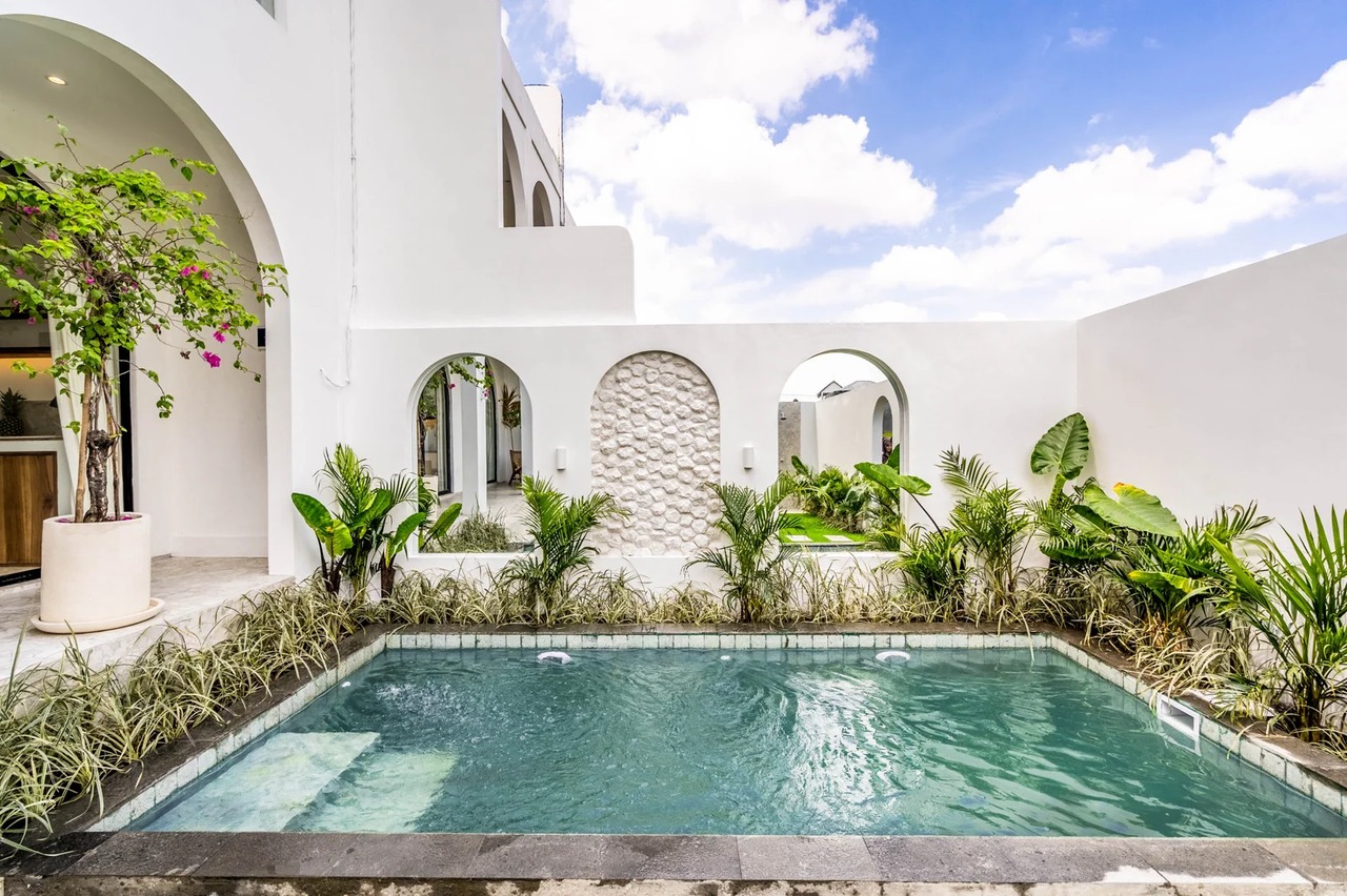 Modern 2BR Townhouse w/ Rooftop & Views
