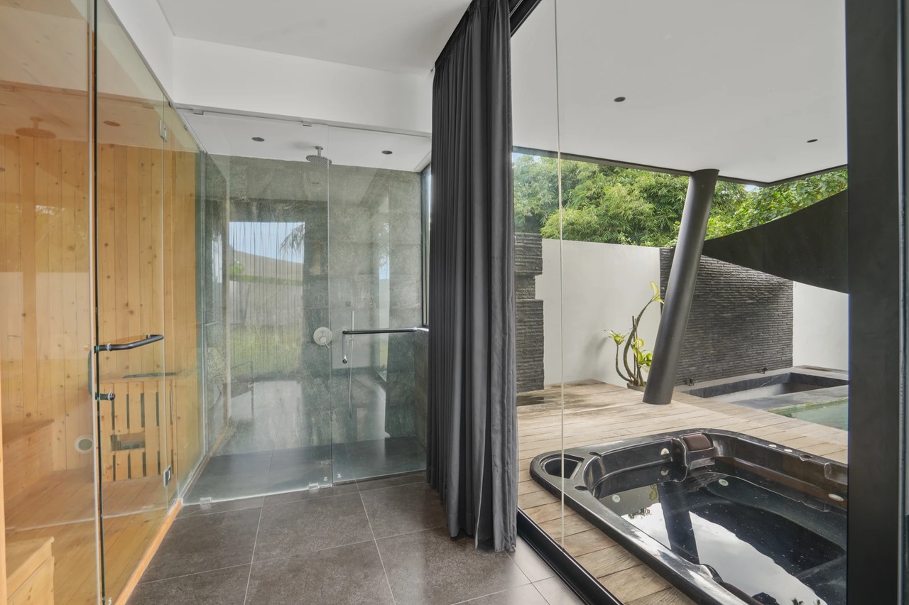 [REDUCED} CEMAGI, Casa Noir, 3-BR Luxury