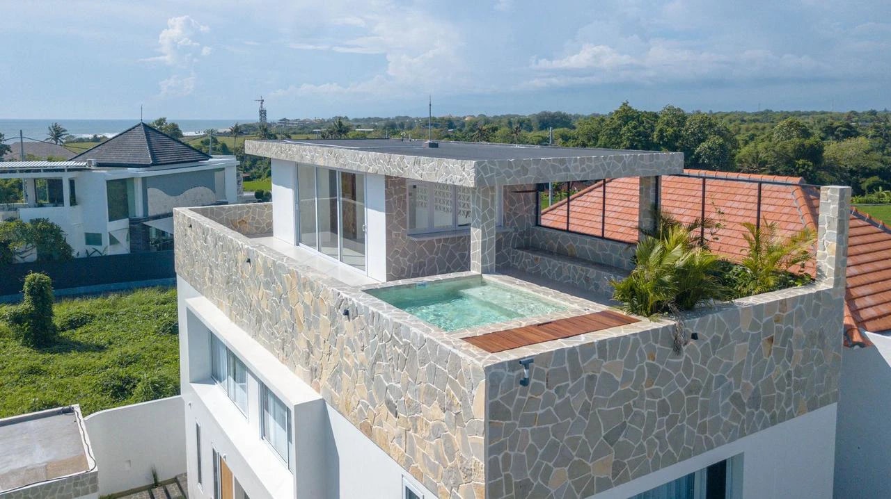 Elegant 4BR Ocean-View Villa w/ Rooftop