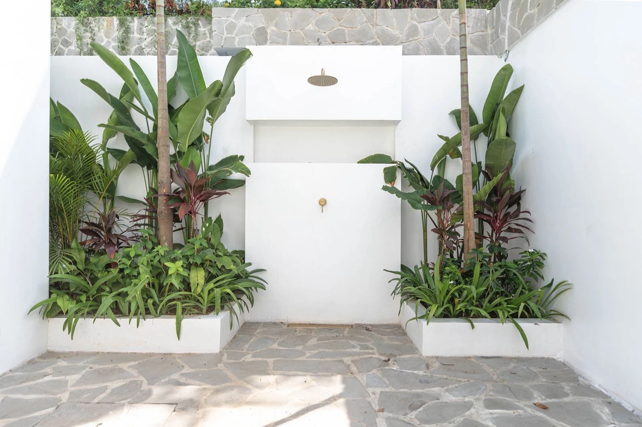 Elegant 4BR Ocean-View Villa w/ Rooftop