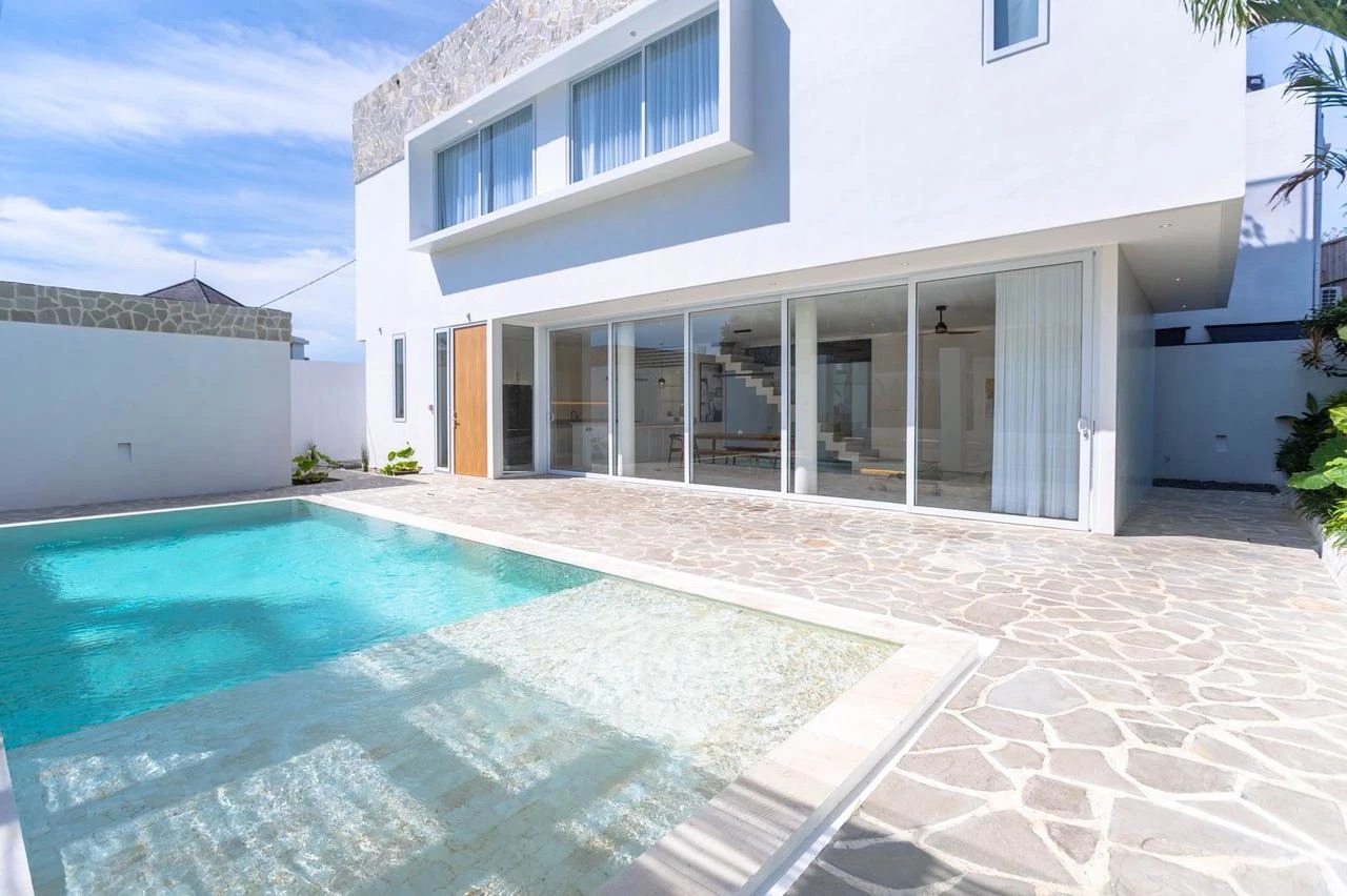 Elegant 4BR Ocean-View Villa w/ Rooftop
