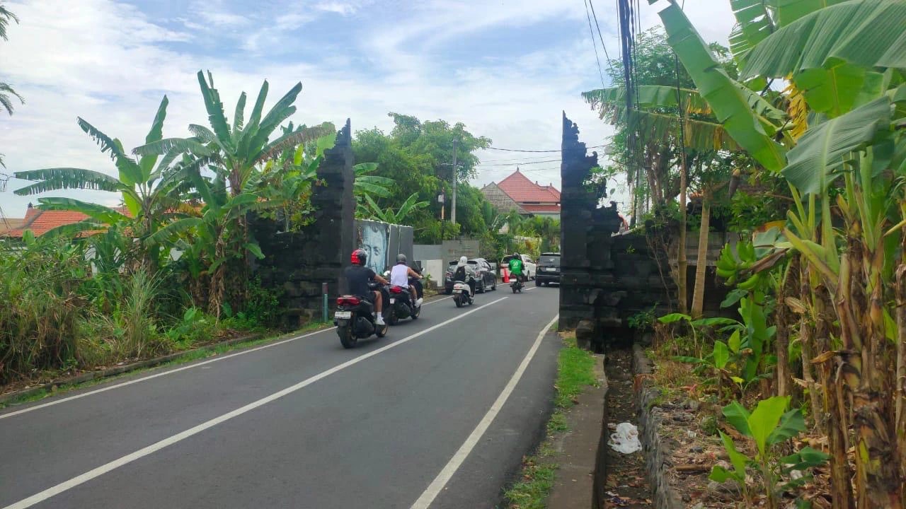 LAND FOR SALE – PRIME TUMBAK BAYUH LOCAT