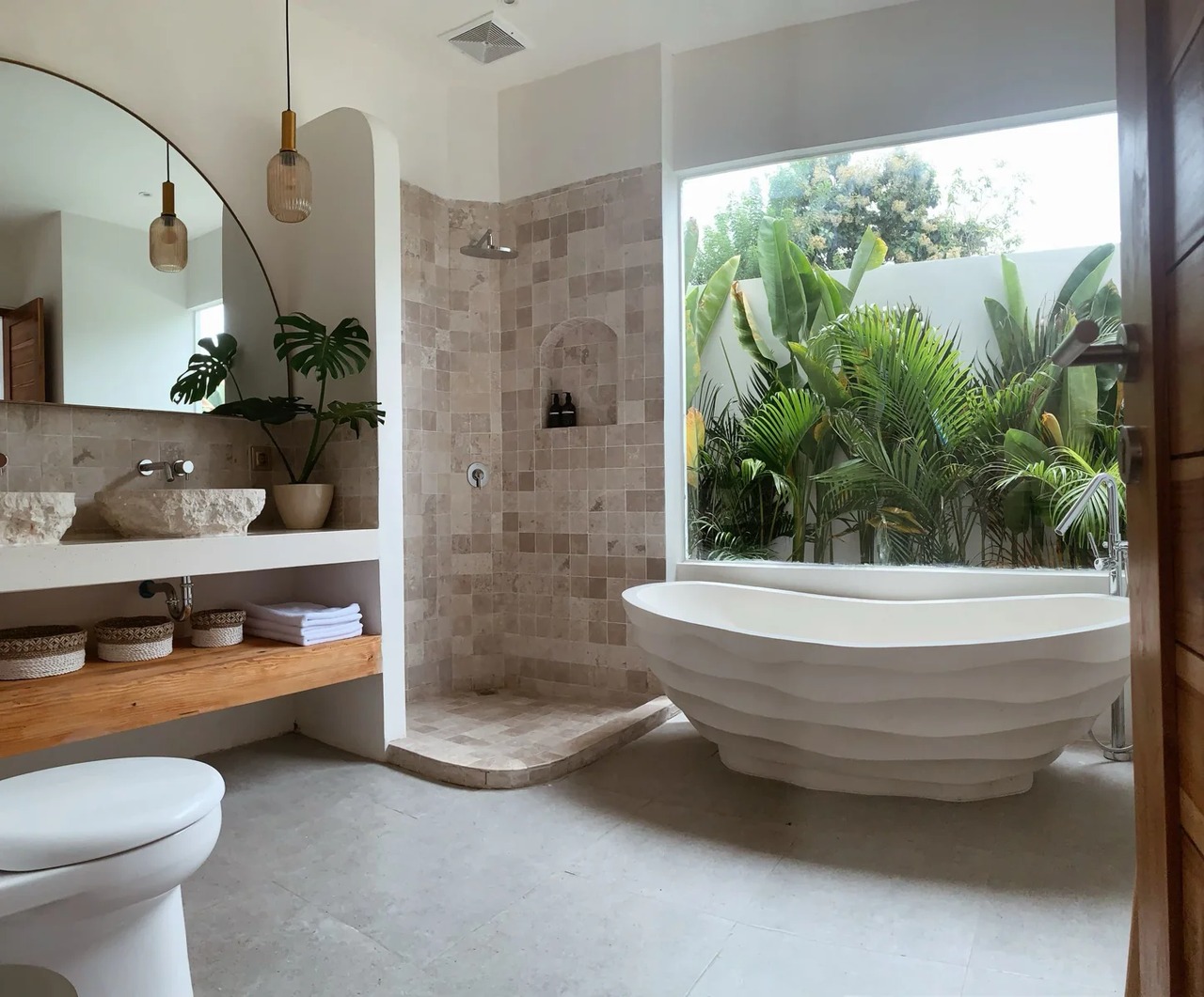 Elegant 2BR Mediterranean Villa w/ Roof