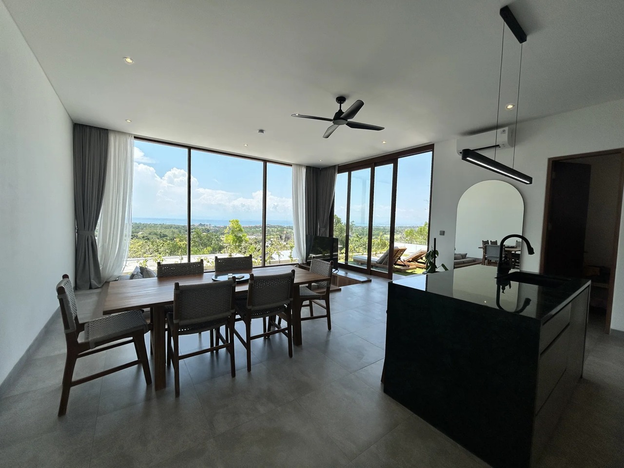Luxury 2BR Villa w/ Panaramic Ocean View