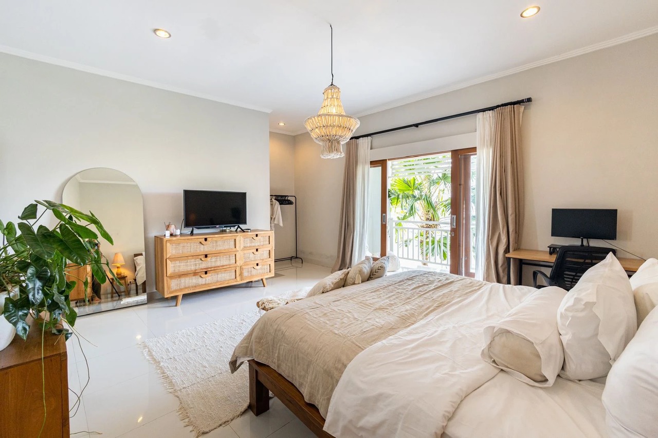 2br villa for Rent annually in Canggu