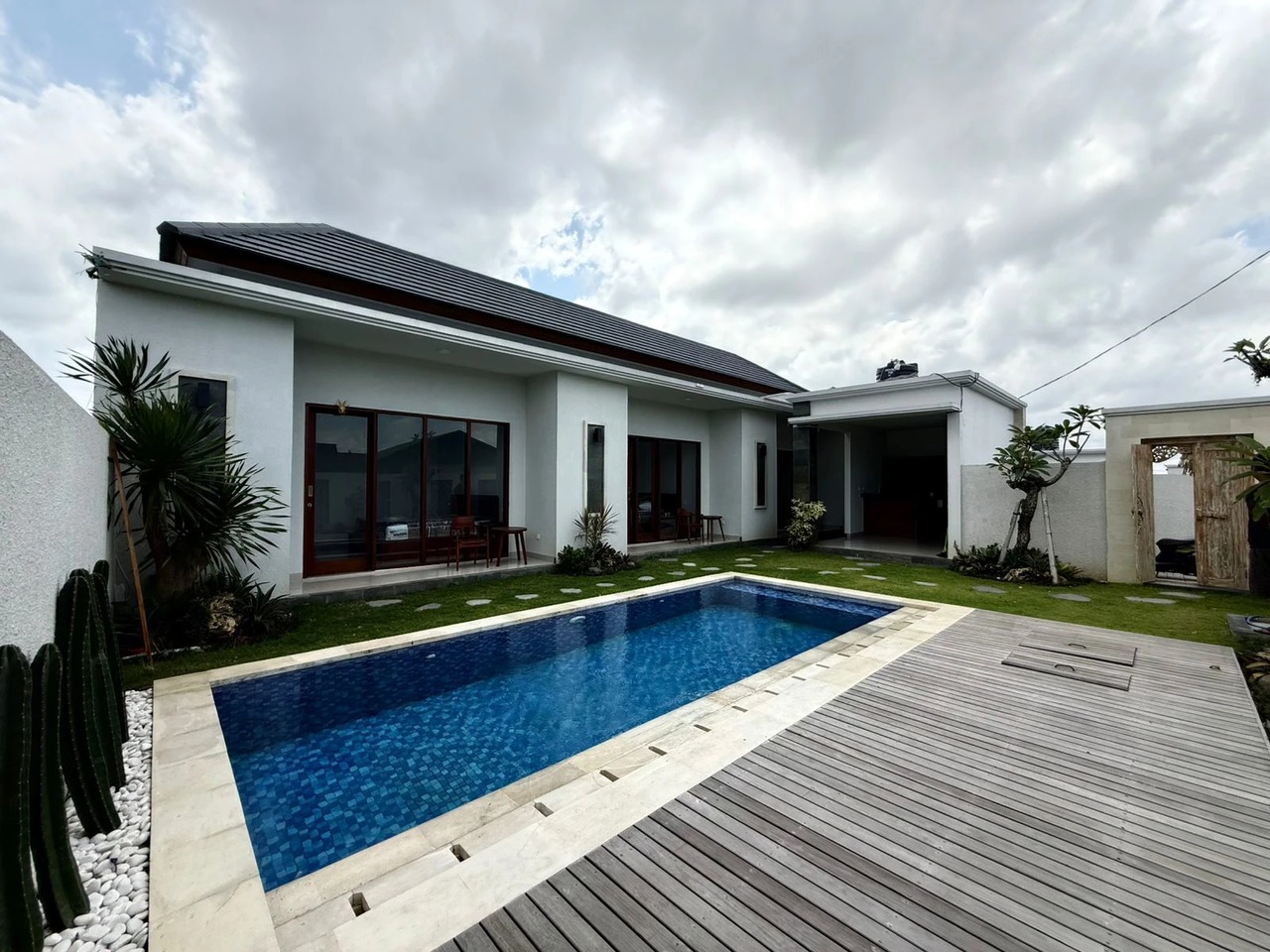 Brand new villa for Rent in munggu