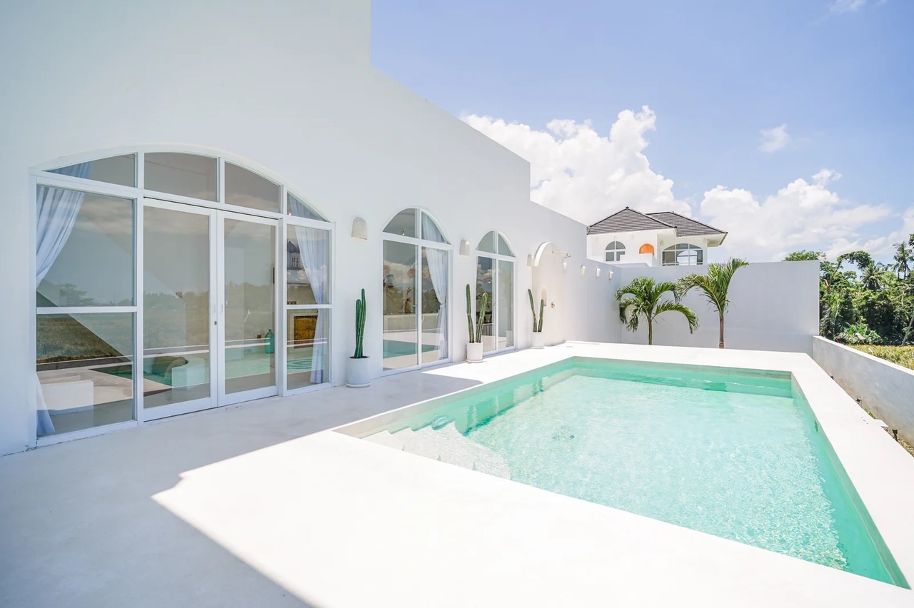 Mediterranean 2BR Oasis w/ Rooftop Views
