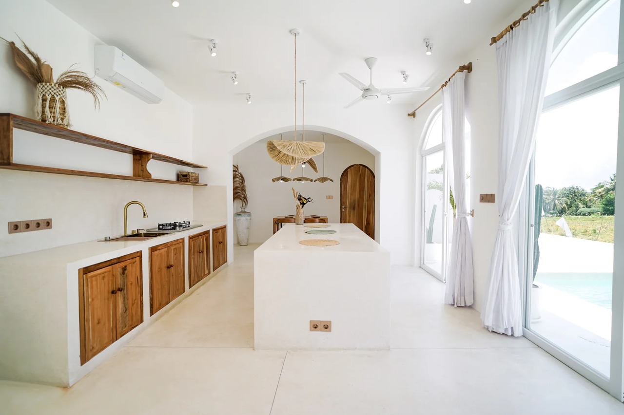 Mediterranean 2BR Oasis w/ Rooftop Views