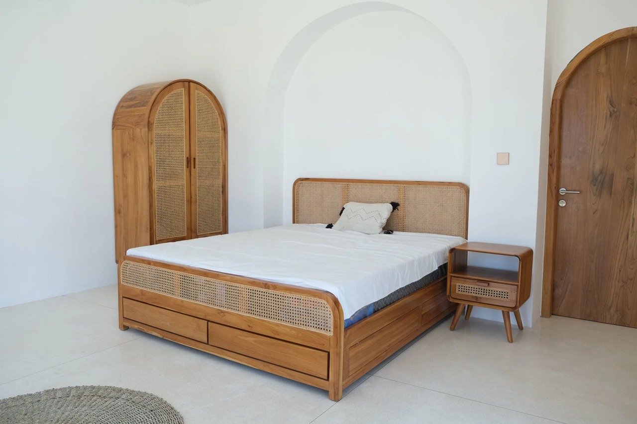 Mediterranean 2BR Oasis w/ Rooftop Views