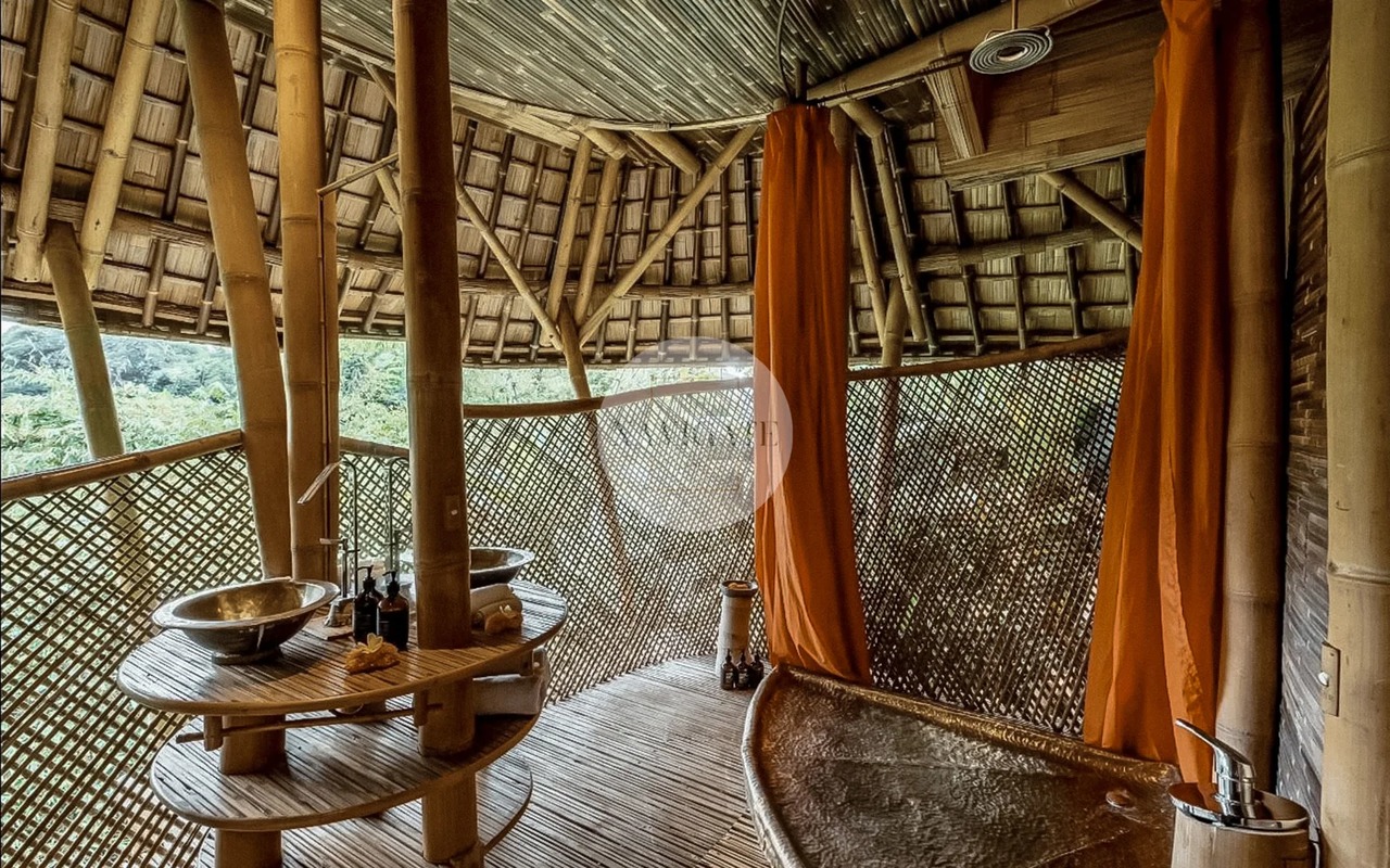 Villa Daun | 3-Br Bamboo River Sibang