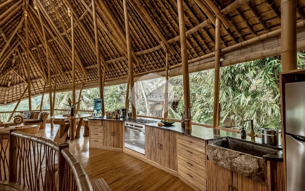 Villa Daun | 3-Br Bamboo River Sibang