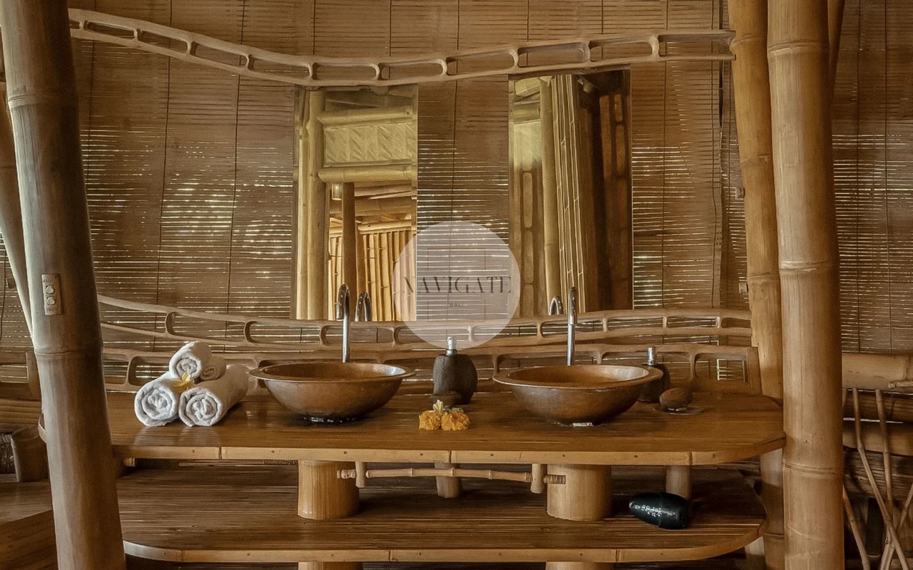Villa Daun | 3-Br Bamboo River Sibang