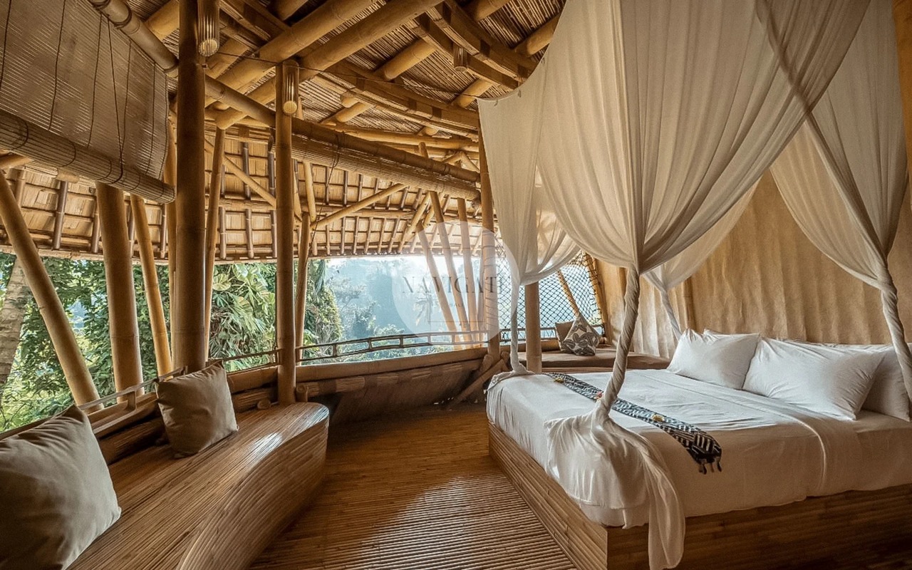 Villa Daun | 3-Br Bamboo River Sibang