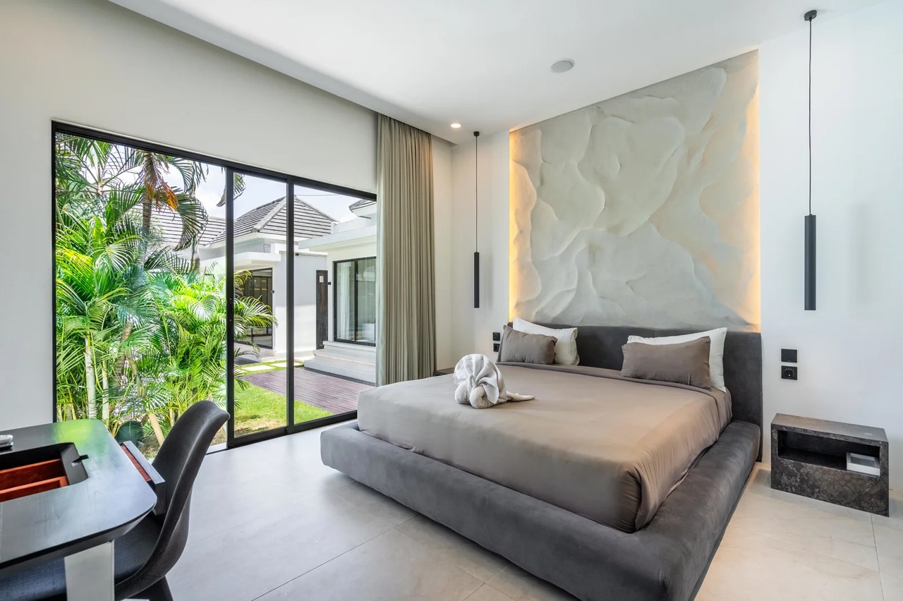 ModernRicefield Villa with Infinity Pool