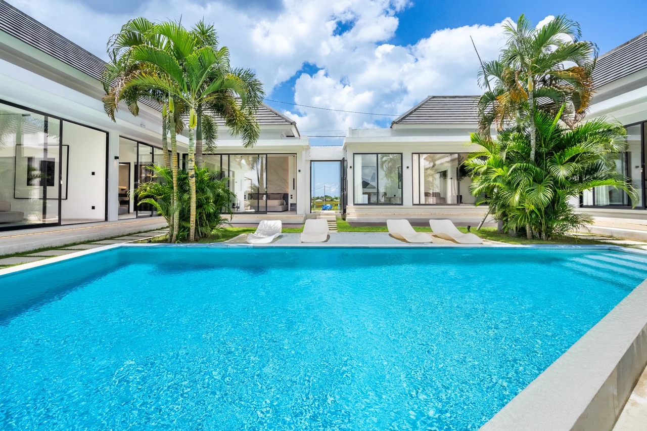 ModernRicefield Villa with Infinity Pool