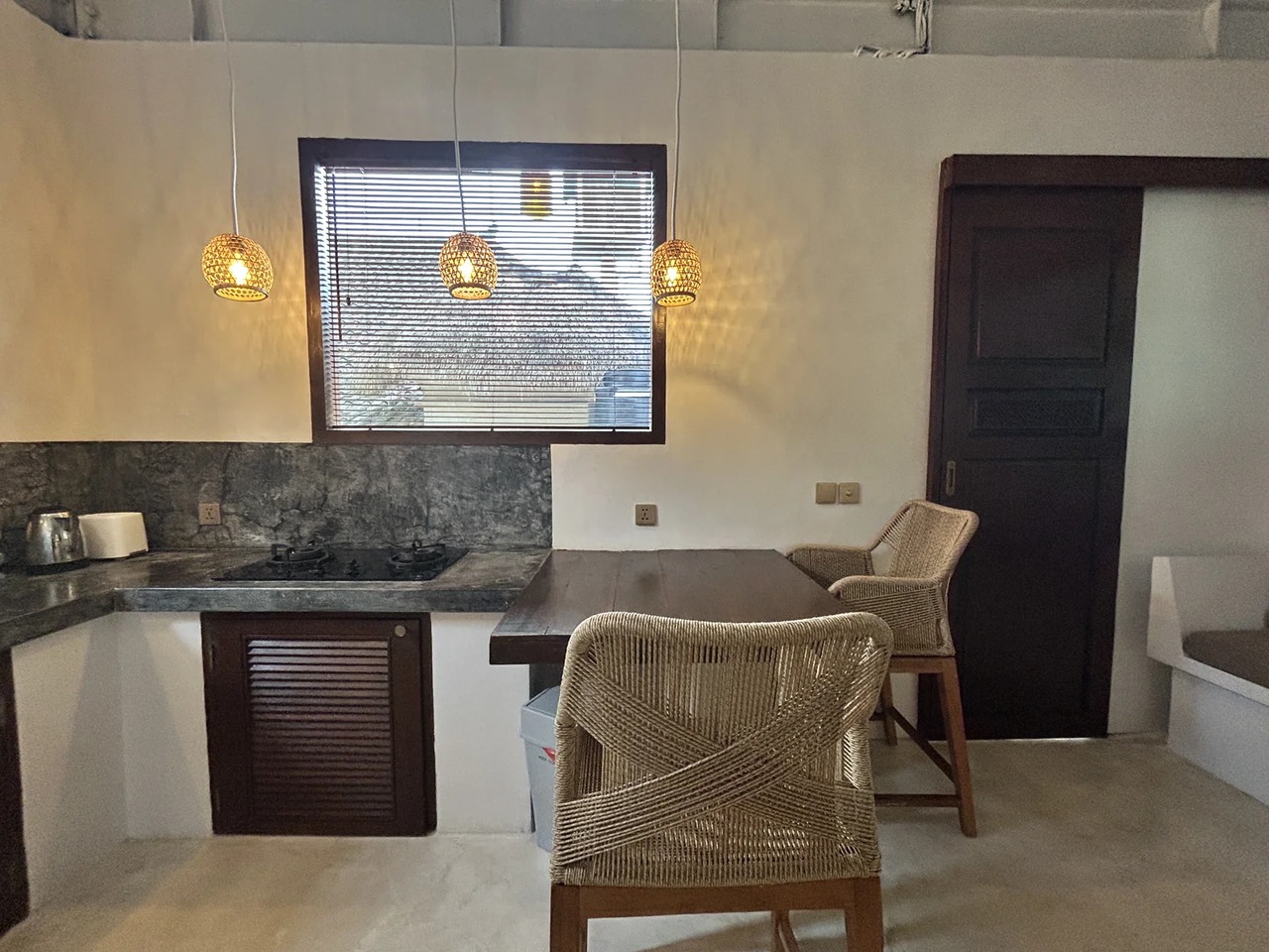 Minimalist Studio Apartment w/ Pool
