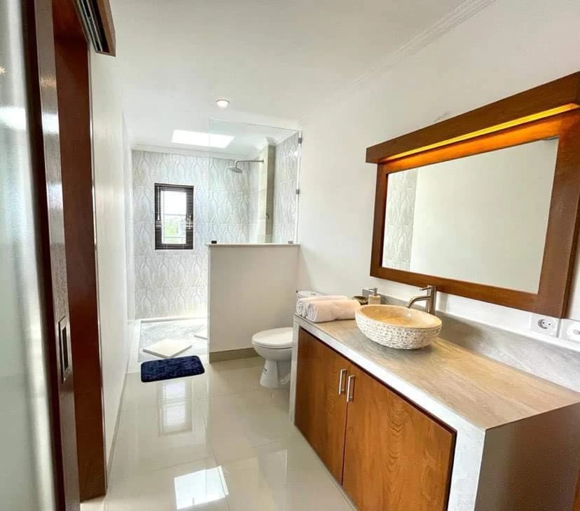 Modern 4BR Villa w/ Pool & Garden