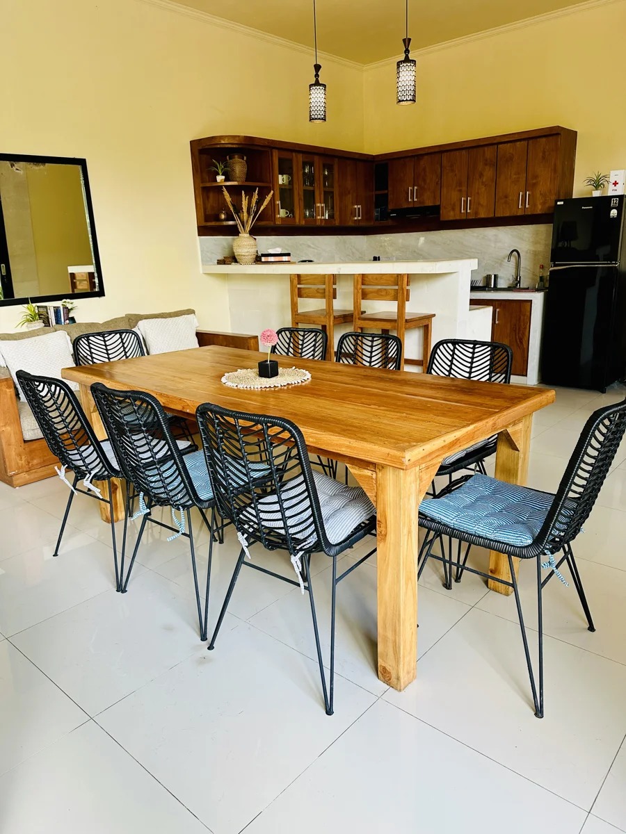 Modern 4BR Villa w/ Pool & Garden