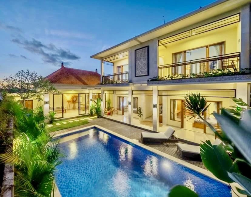Modern 4BR Villa w/ Pool & Garden