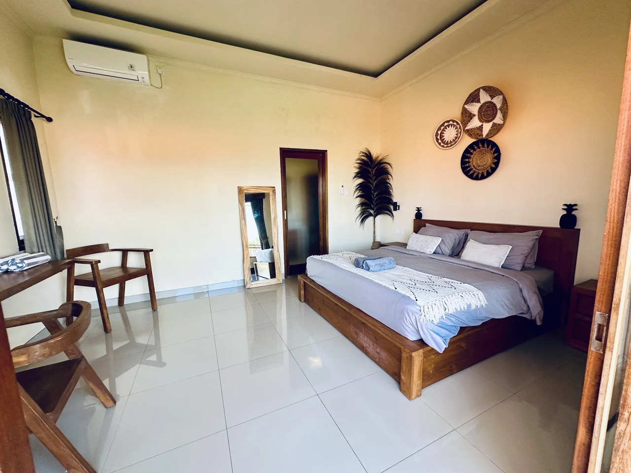 Modern 4BR Villa w/ Pool & Garden