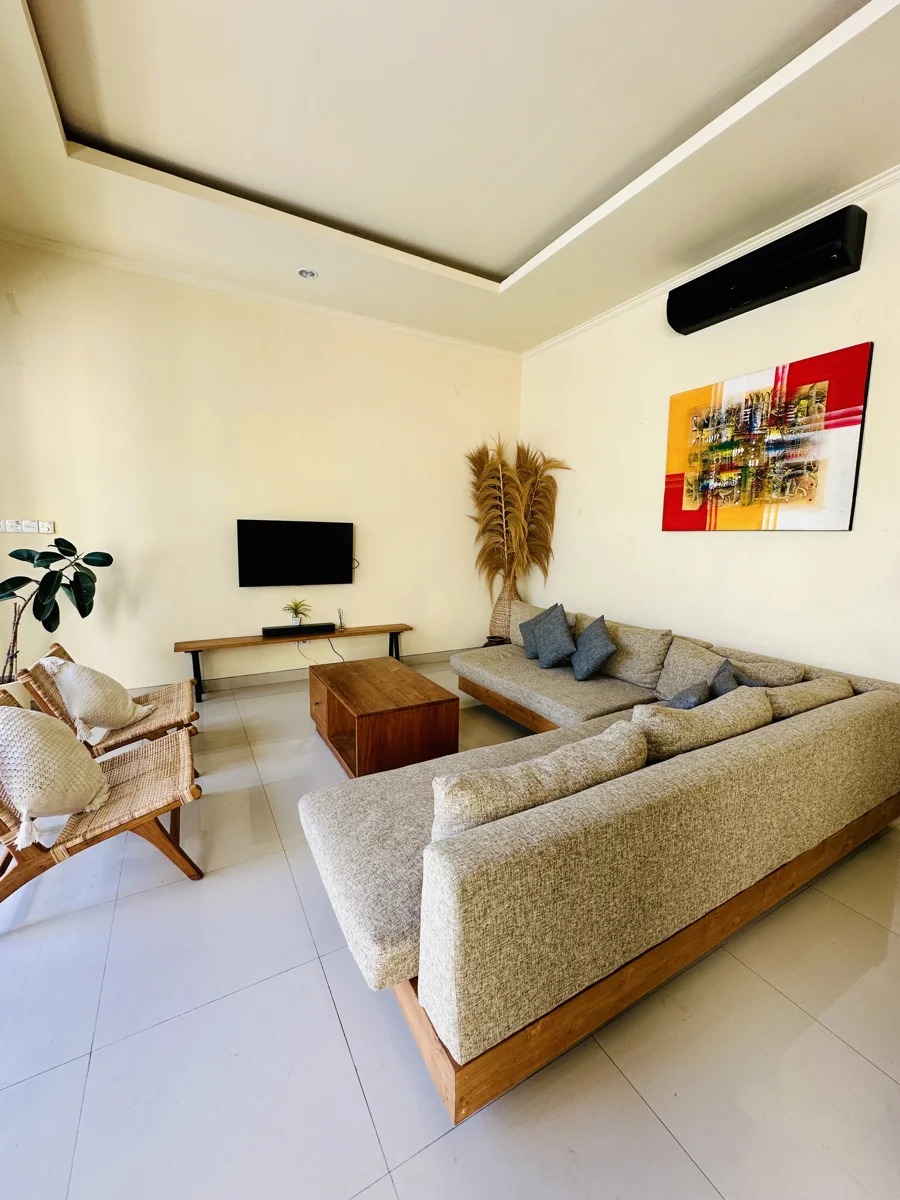 Modern 4BR Villa w/ Pool & Garden