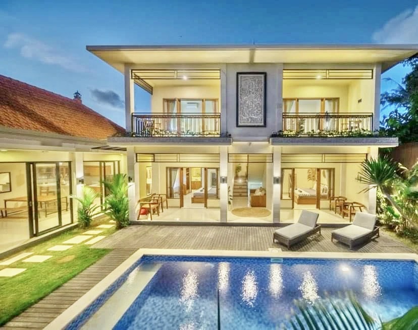 Modern 4BR Villa w/ Pool & Garden