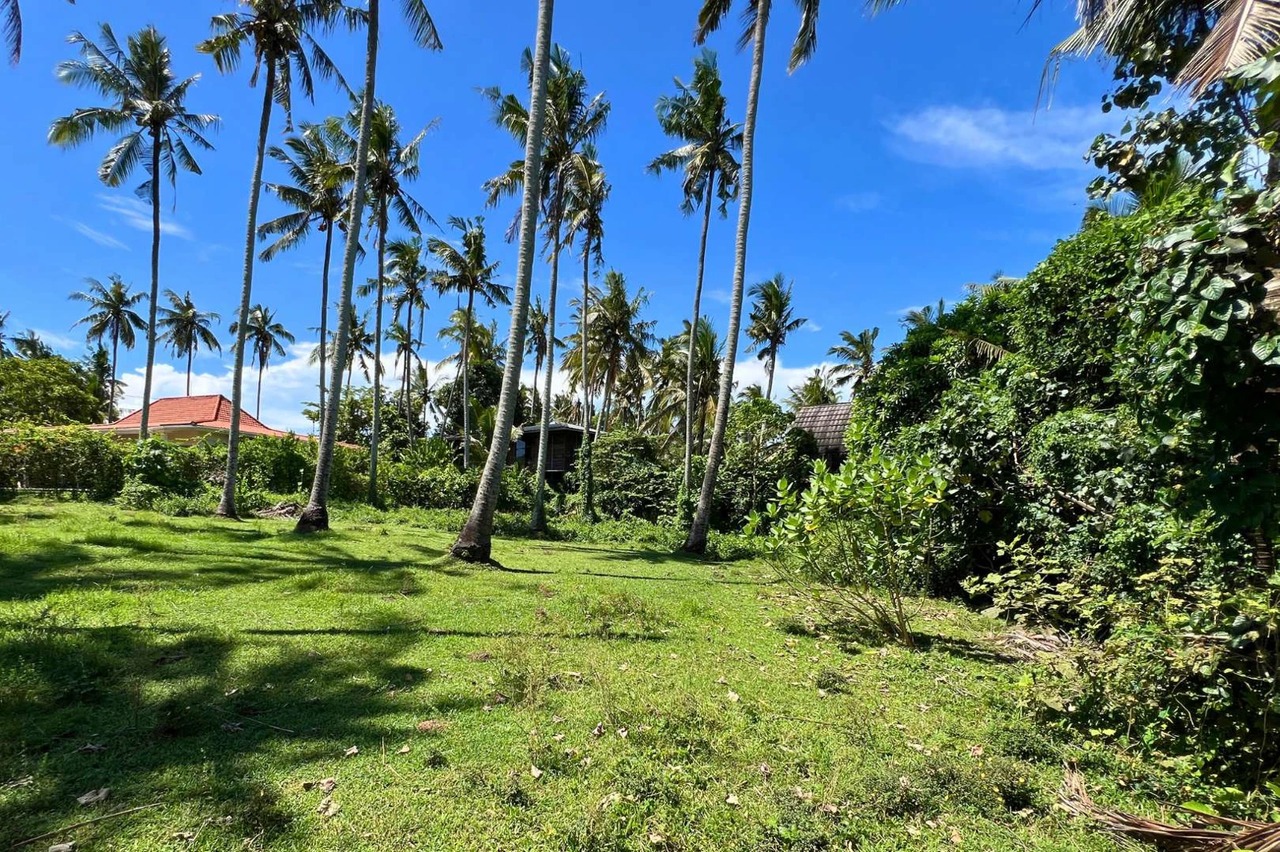 Great Location! 780 sqm Near Beach