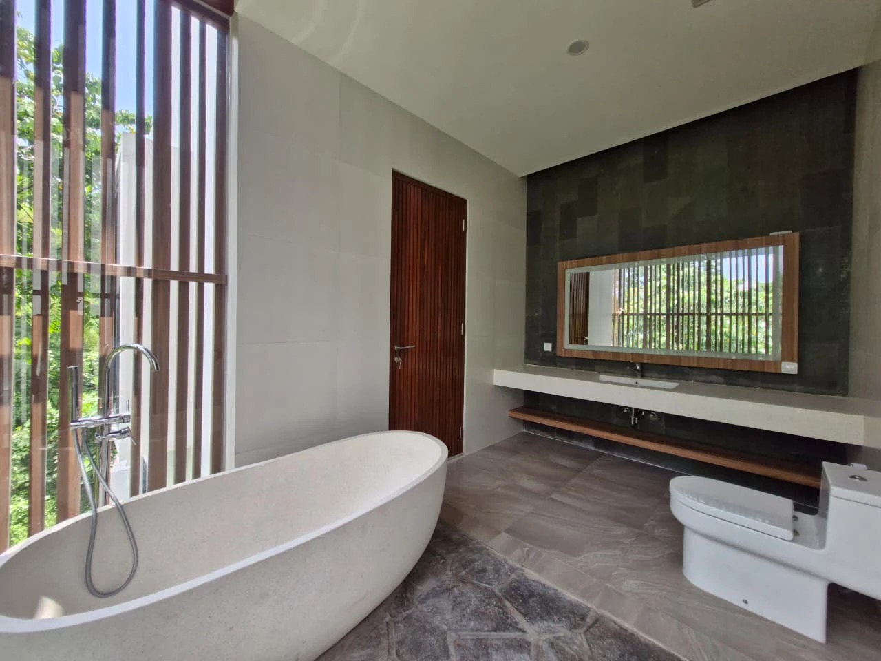 Modern design villa for Rent in parerena
