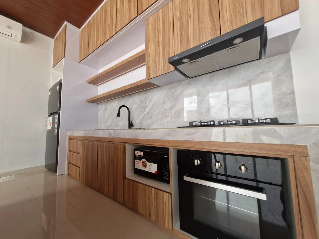 Modern design villa for Rent in parerena