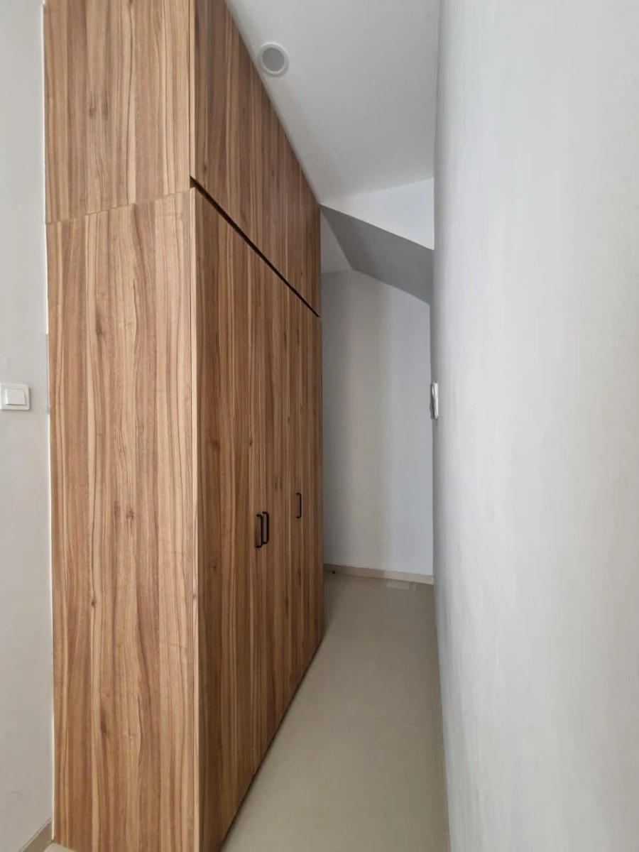 Modern design villa for Rent in parerena