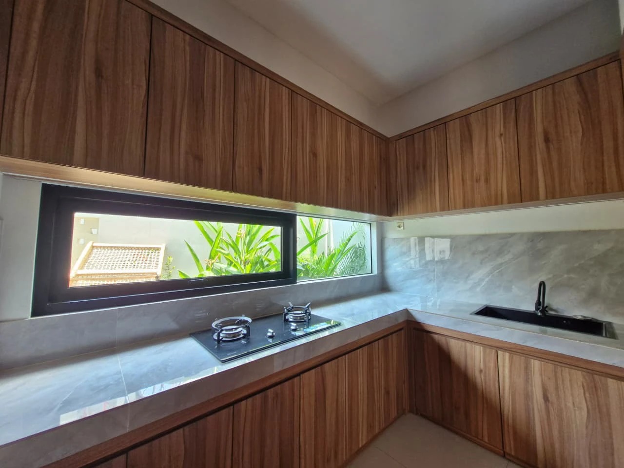 Modern design villa for Rent in parerena