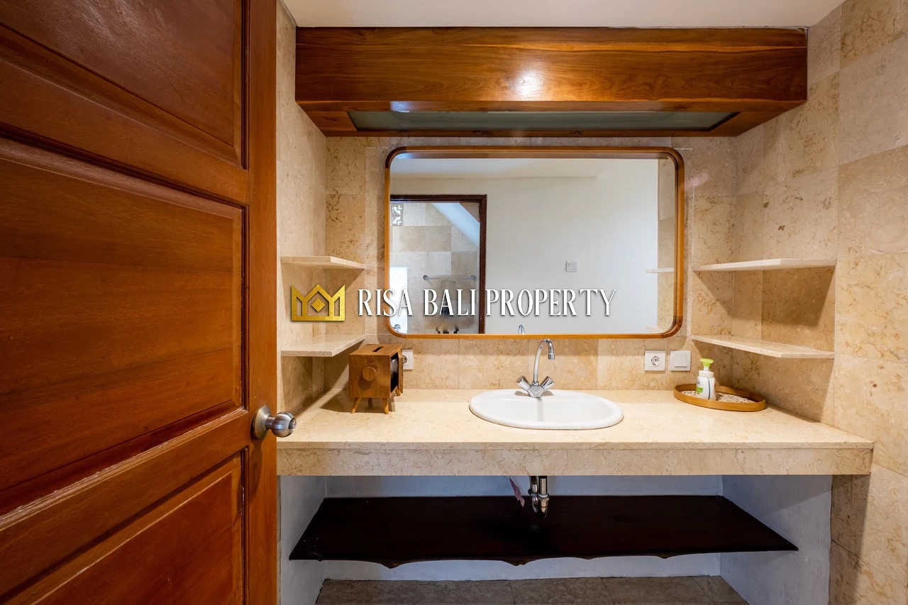 FOR SALE – 6-Bedrooms Luxury Villa in Be