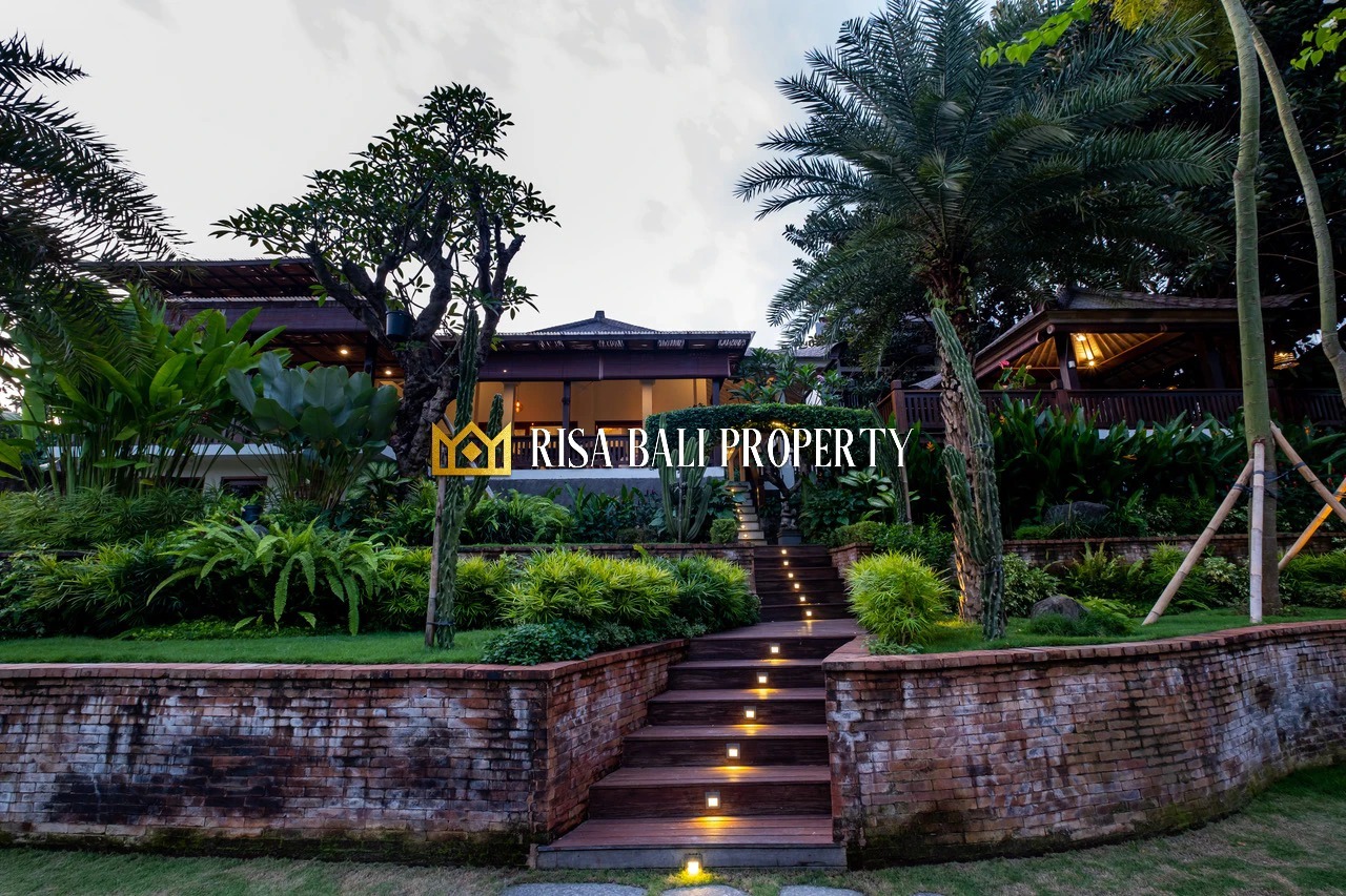 FOR SALE – 6-Bedrooms Luxury Villa in Be