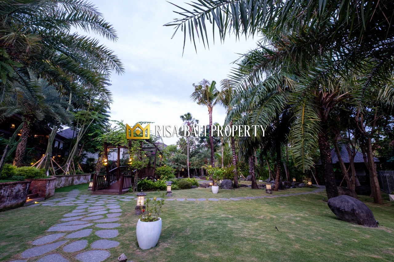 FOR SALE – 6-Bedrooms Luxury Villa in Be