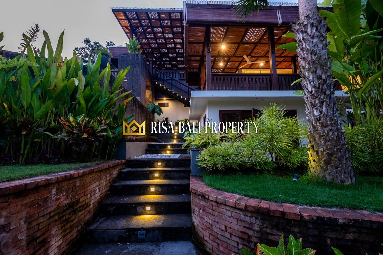 FOR SALE – 6-Bedrooms Luxury Villa in Be