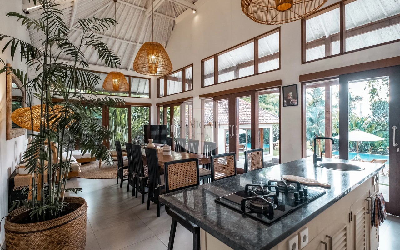 Villa Lush | Spacious 3-Bedrooms Babakan