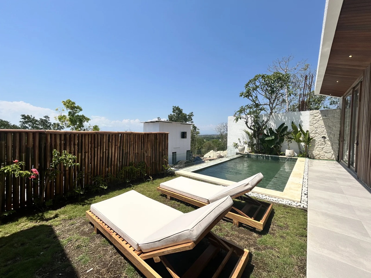 2BR Luxury Leasehold Villa w/ Rooftop