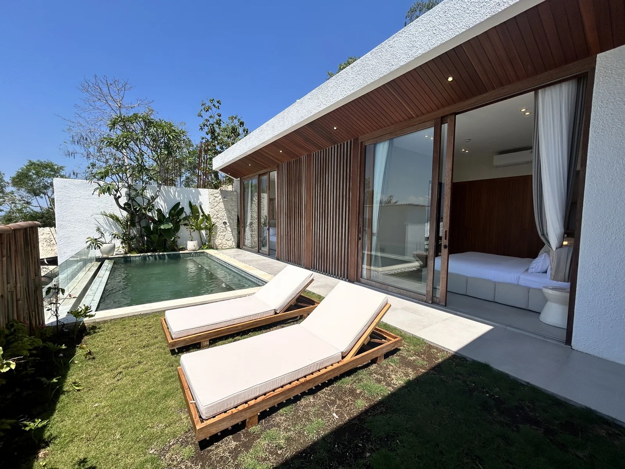 2BR Luxury Leasehold Villa w/ Rooftop
